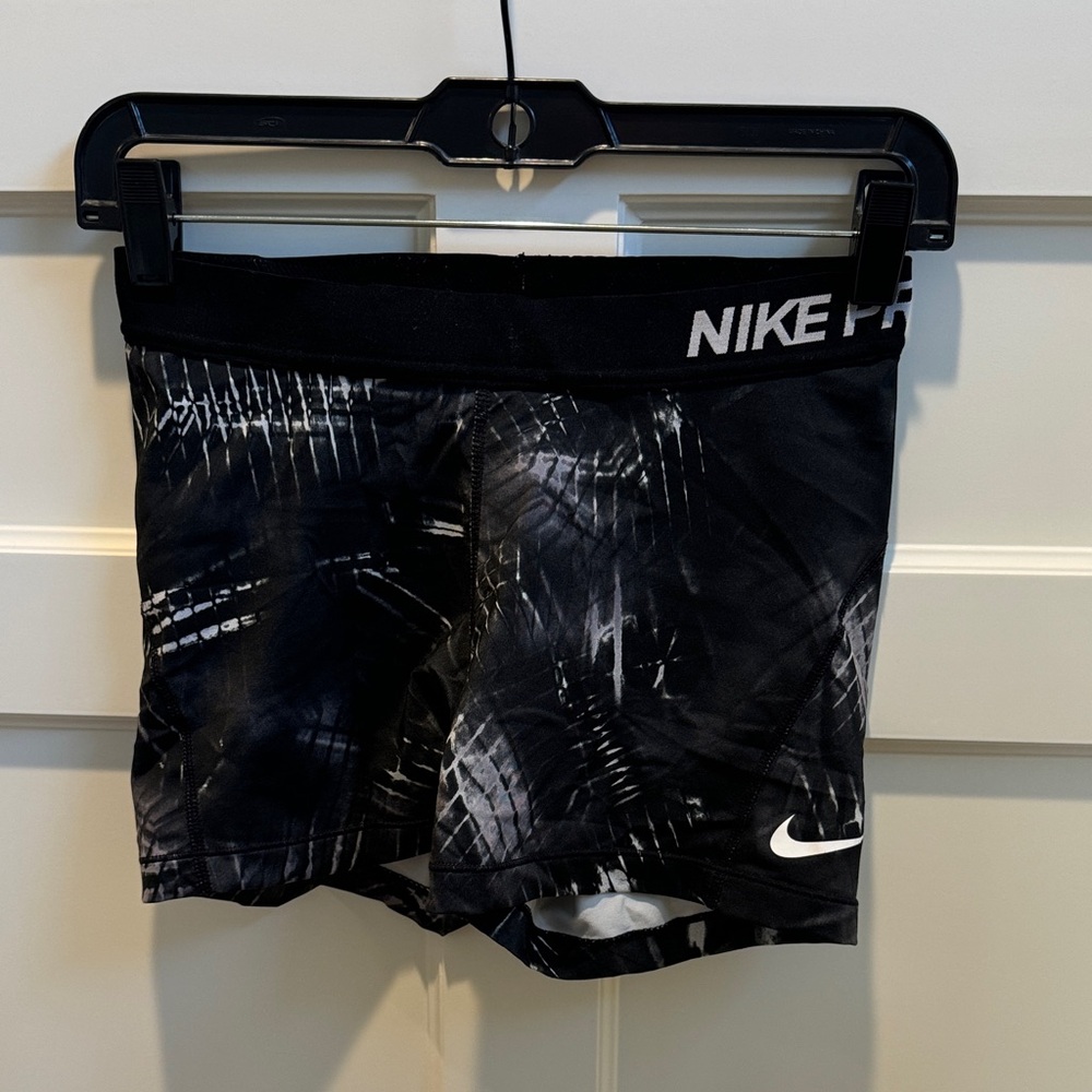 Nike Pros Black and White Patterned Compression Shorts
